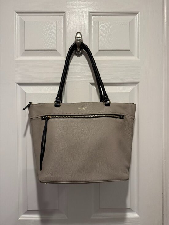 kate spade Handbags - Kate Spade Cobble Hill Large Tote